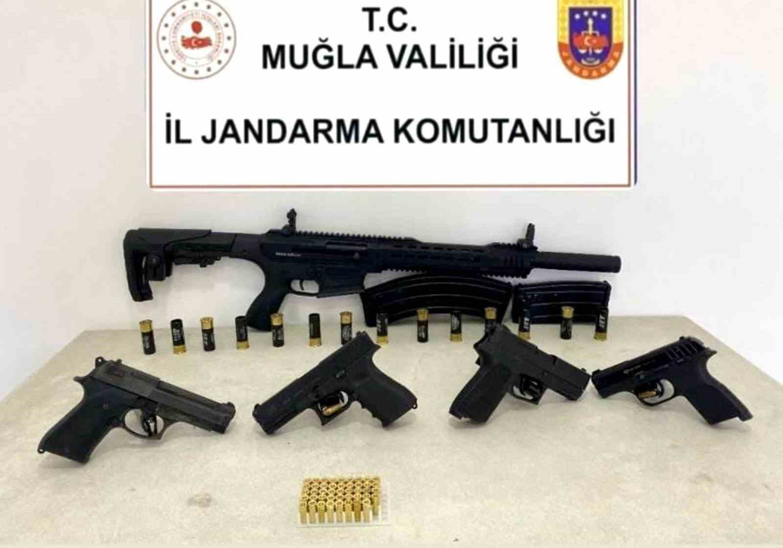 Milasta Ruhsatsız Silah Operasyonu