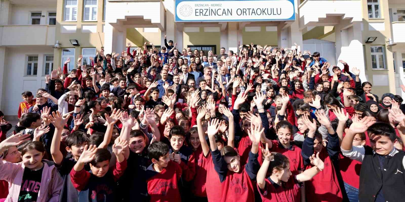 Milli Eğitim Bakanı Tekin Erzincana Geldi