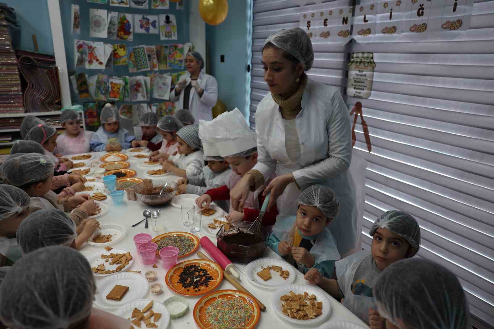 Miniklere Özgü Kütüphanede Kurabiyemi Tasarlıyorum Etkinliği