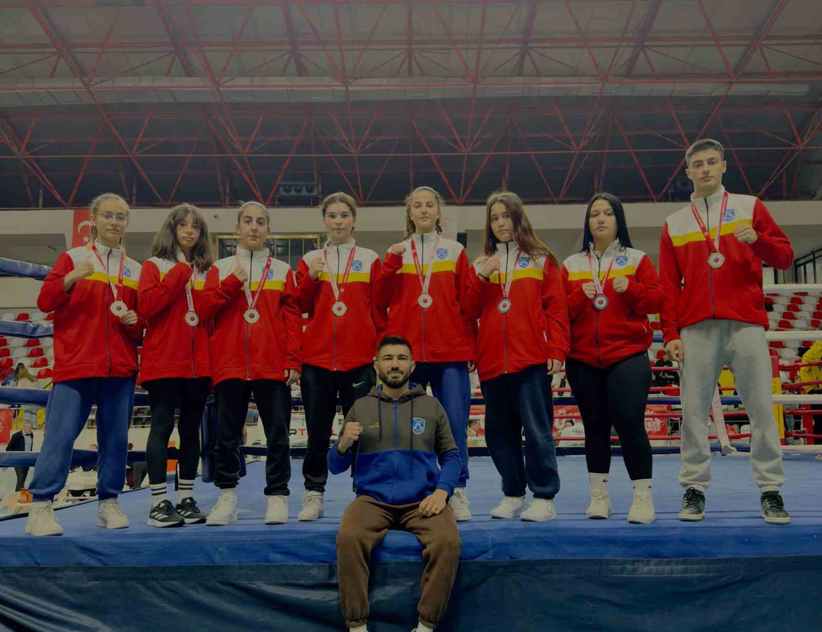 Muaythai Sporcularından 10 Madalya