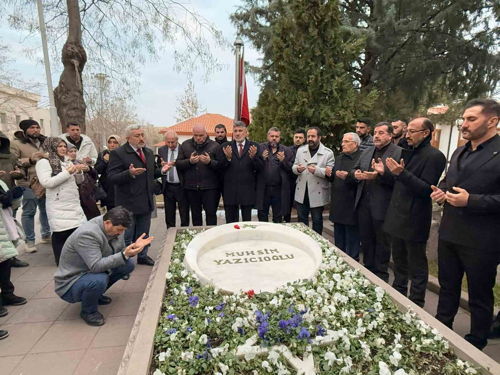 Muhsin Yazıcıoğlu Doğum Gününde Kabri Başında Anıldı