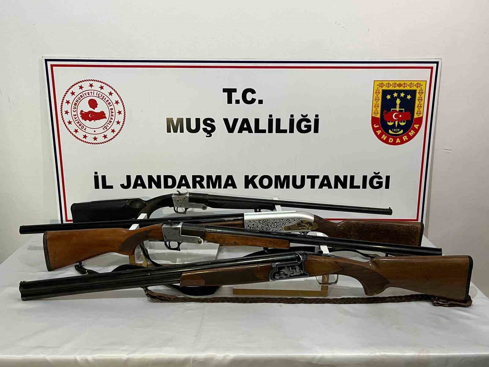 Muşta 75 Şahıs Yakalandı, Çok Sayıda Silah Ve Kaçak Eşya Ele Geçirildi