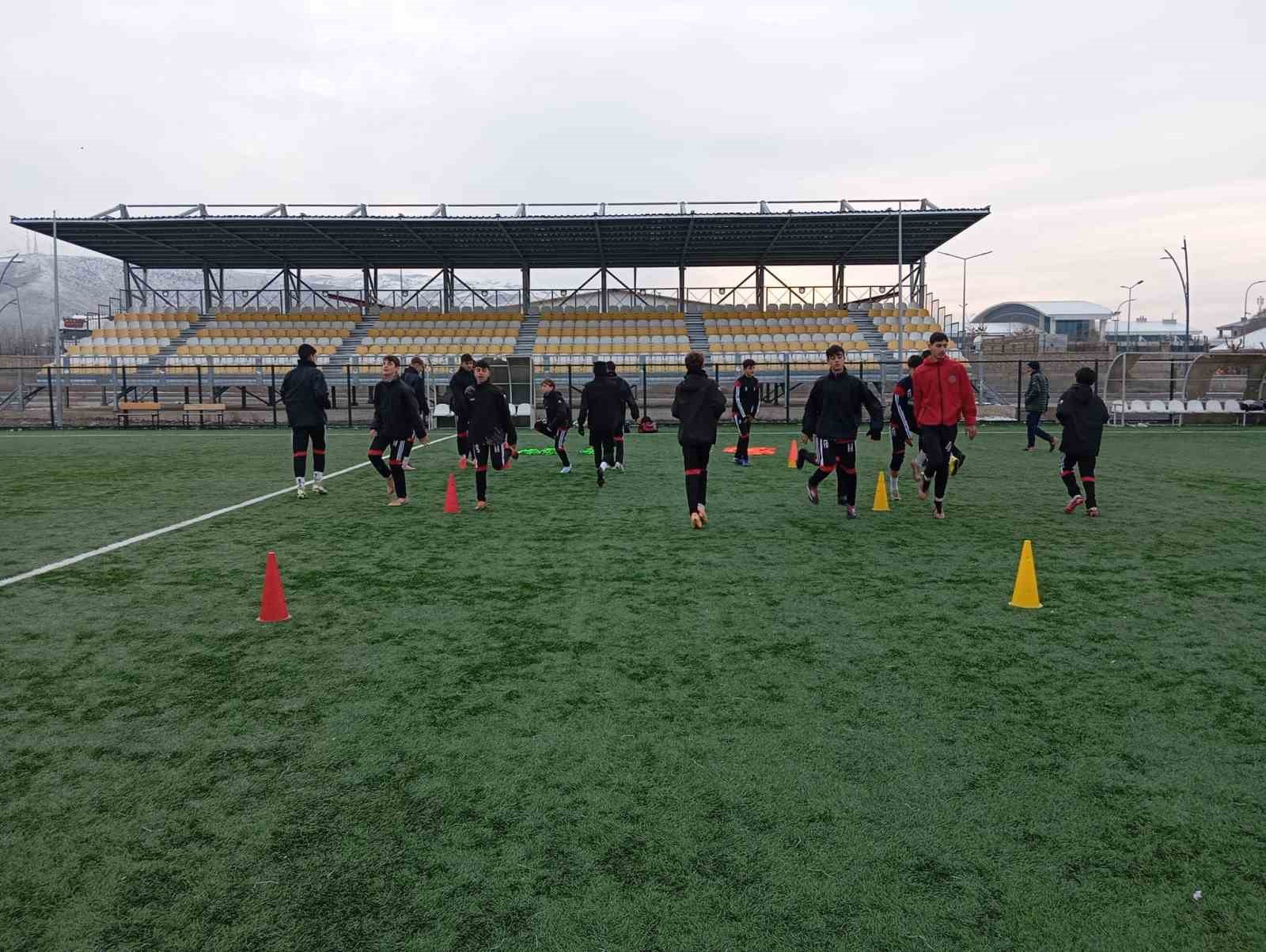 Muşta Futbol Kurslarına Yoğun İlgi: Geleceğin Yetenekleri Yetişiyor