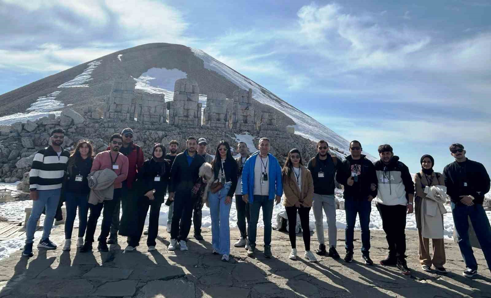 Nemrut Dağının Bu Yılki İlk Misafirleri Rehberler Oldu