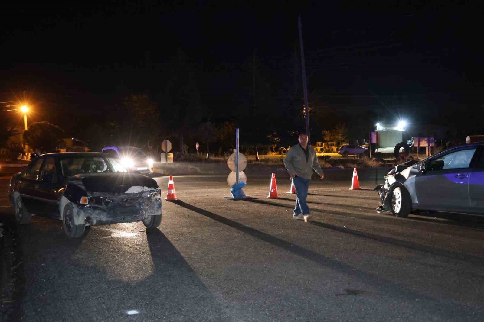 Nevşehirde Zincirleme Trafik Kazası: 5İ Turist 7 Yaralı