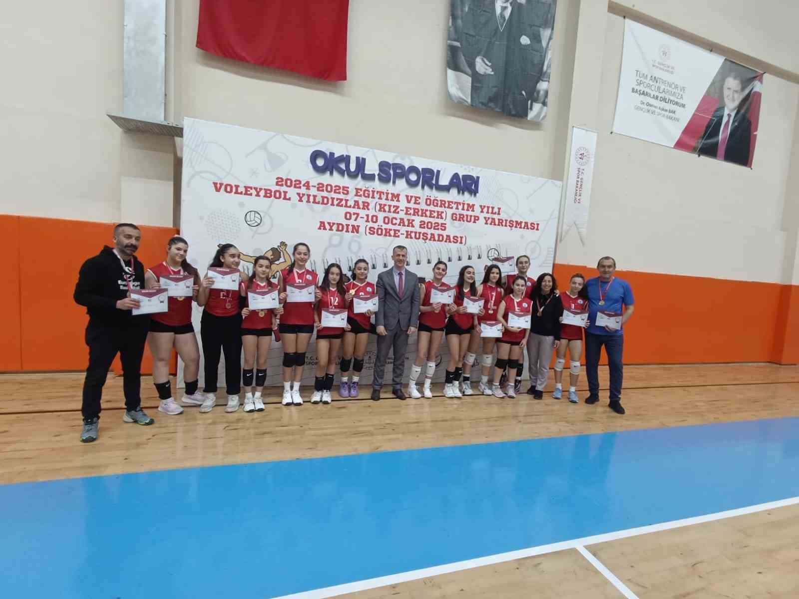 Okul Sporları Voleybolda Yarı Finalistler Belli Oldu