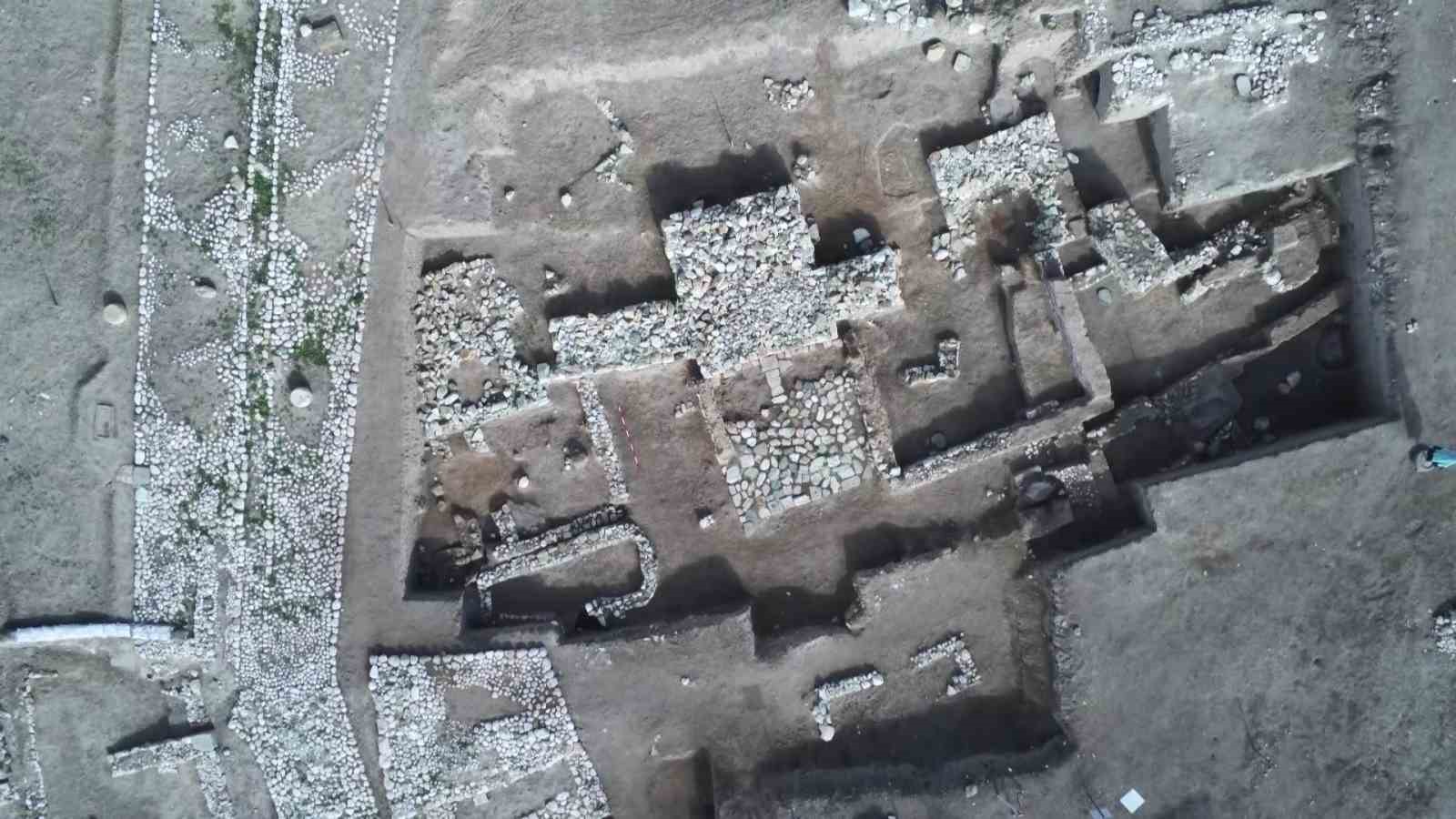 Oluz Höyükte Keşfedilen Tarihi Tapınakların İnşasında Kullanılan Gizemli Taşlar Araştırılıyor