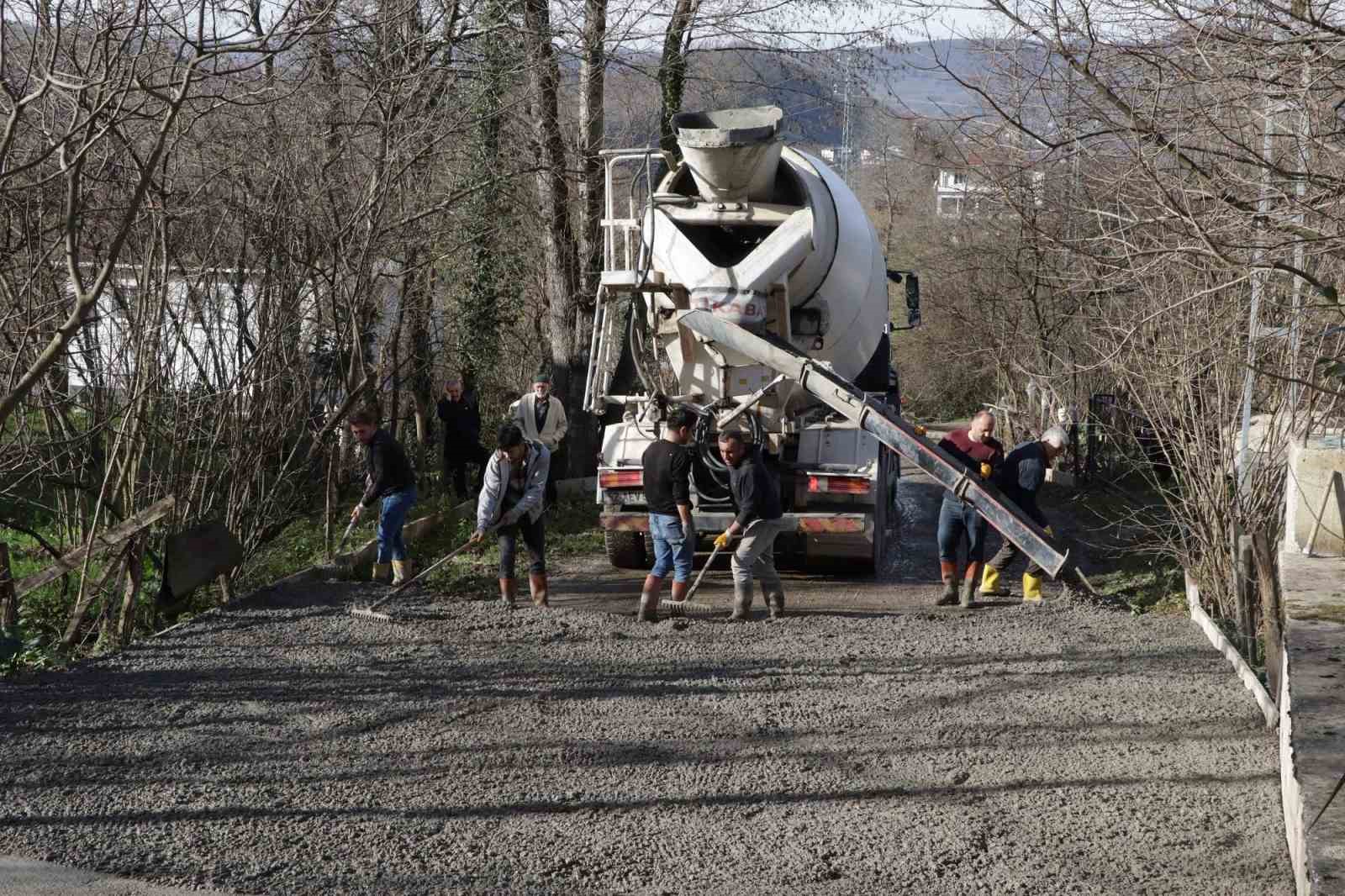 Orduda Beton Yol Çalışmaları Devam Ediyor