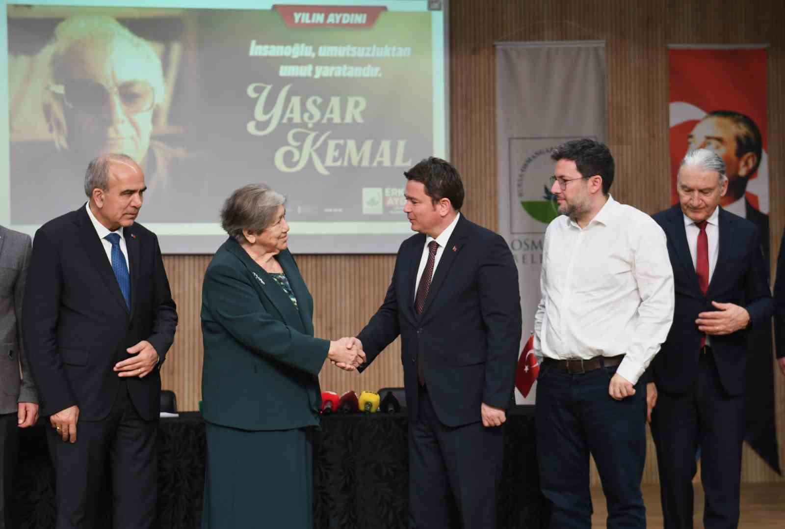 Osmangazide Yılın Aydını Yaşar Kemal Oldu