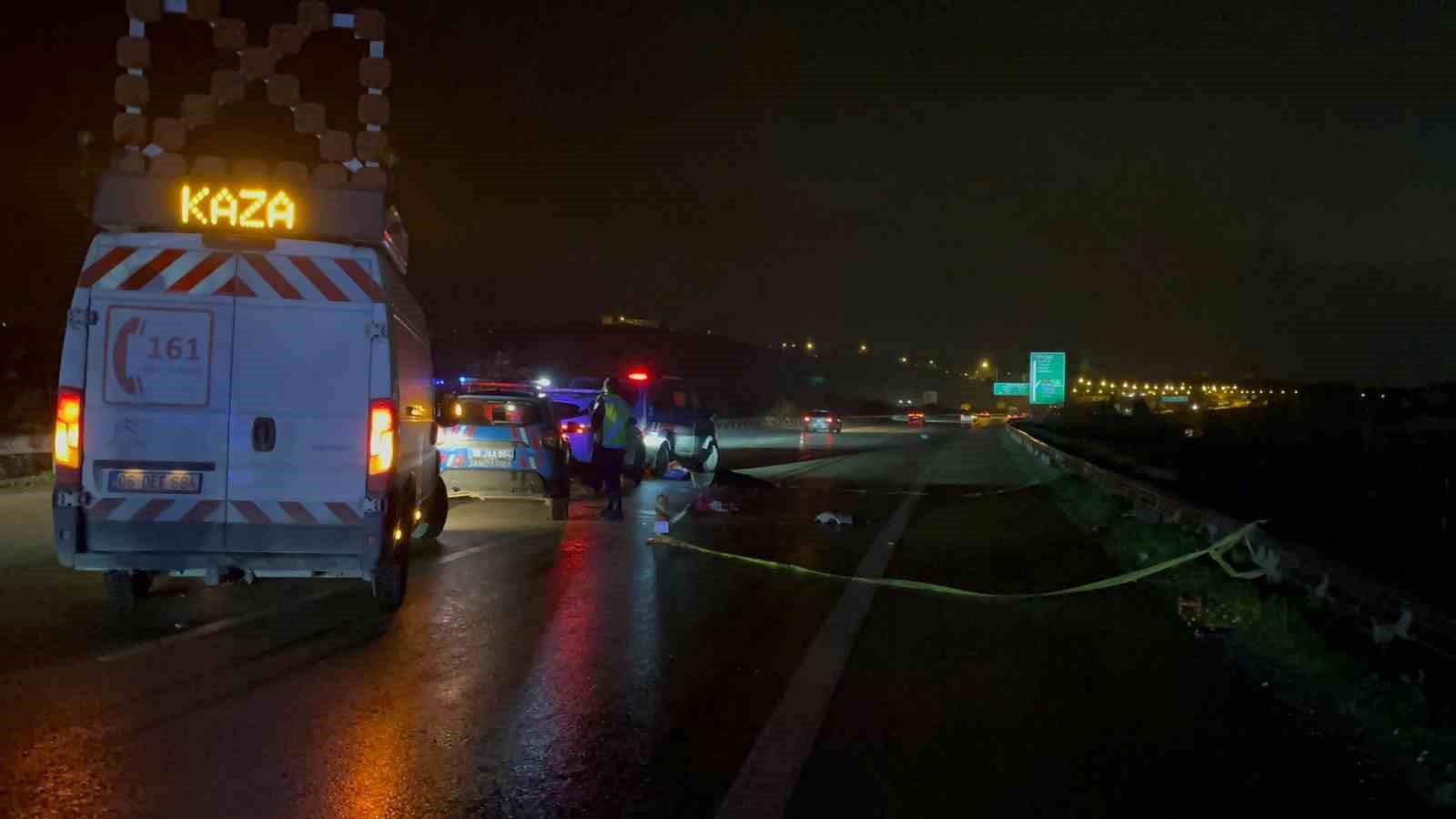 Otobanda Yolun Karşısına Geçmek İsterken Tırın Altında Kaldı: 1 Ölü