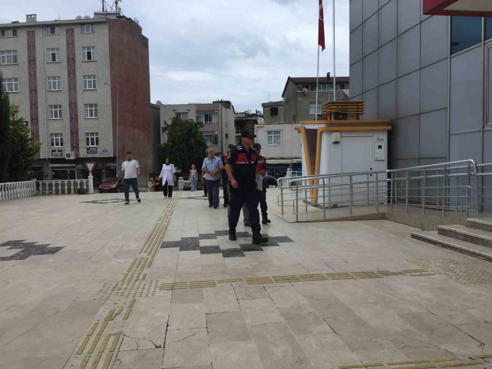 Polisi Yaralayan Şahıslardan 2Si Tutuklandı