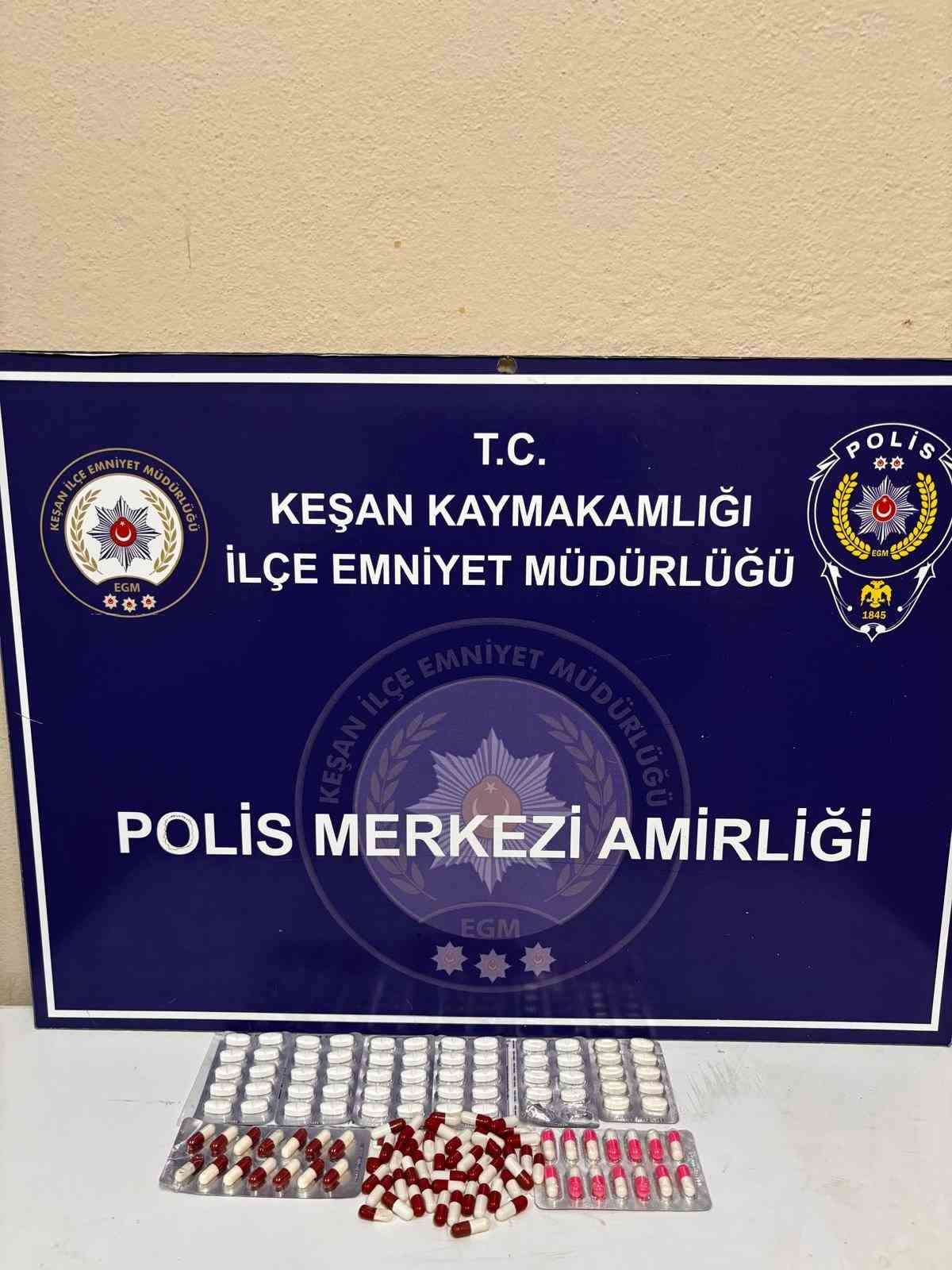 Polisin “Şok” Uygulamasında 133 Adet Sentetik Ecza Ele Geçirildi