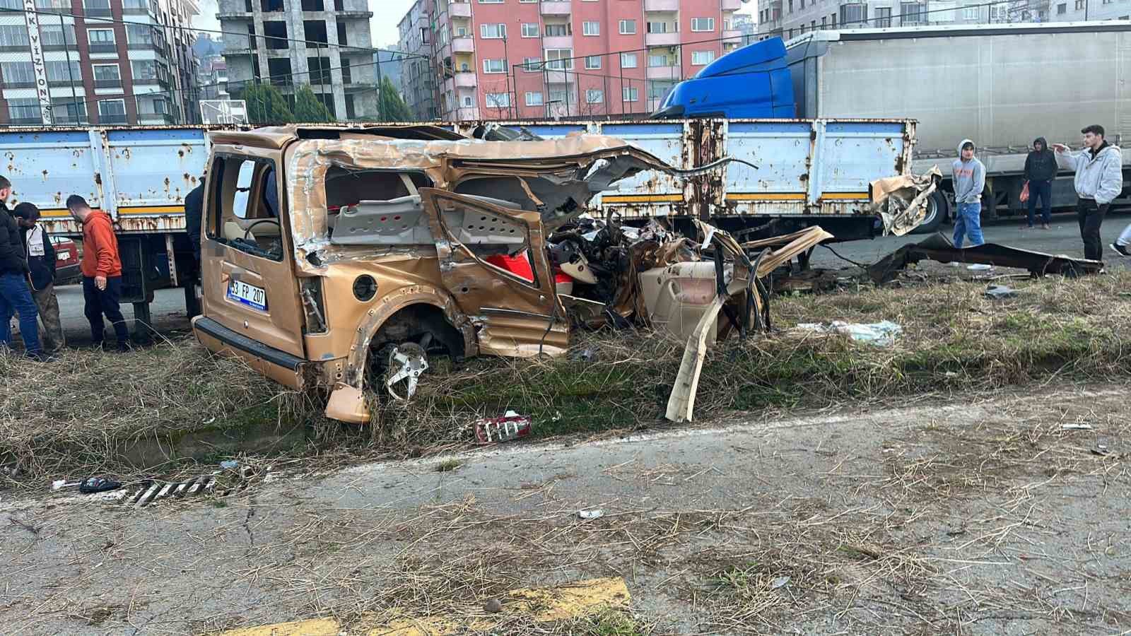 Rizede Kaza Ağır Yaralanan Genç Yaşam Mücadelesini Kaybetti