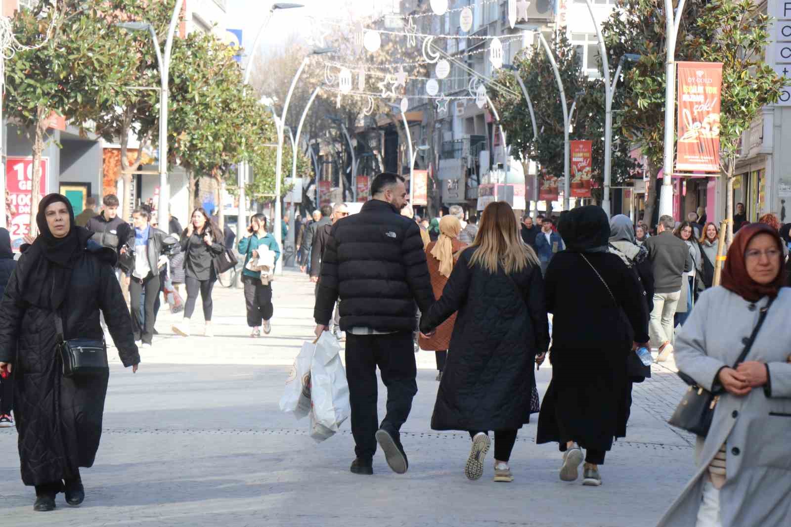 Sakaryada Çarşı Ve Pazarlarda Ramazan Yoğunluğu Yaşandı