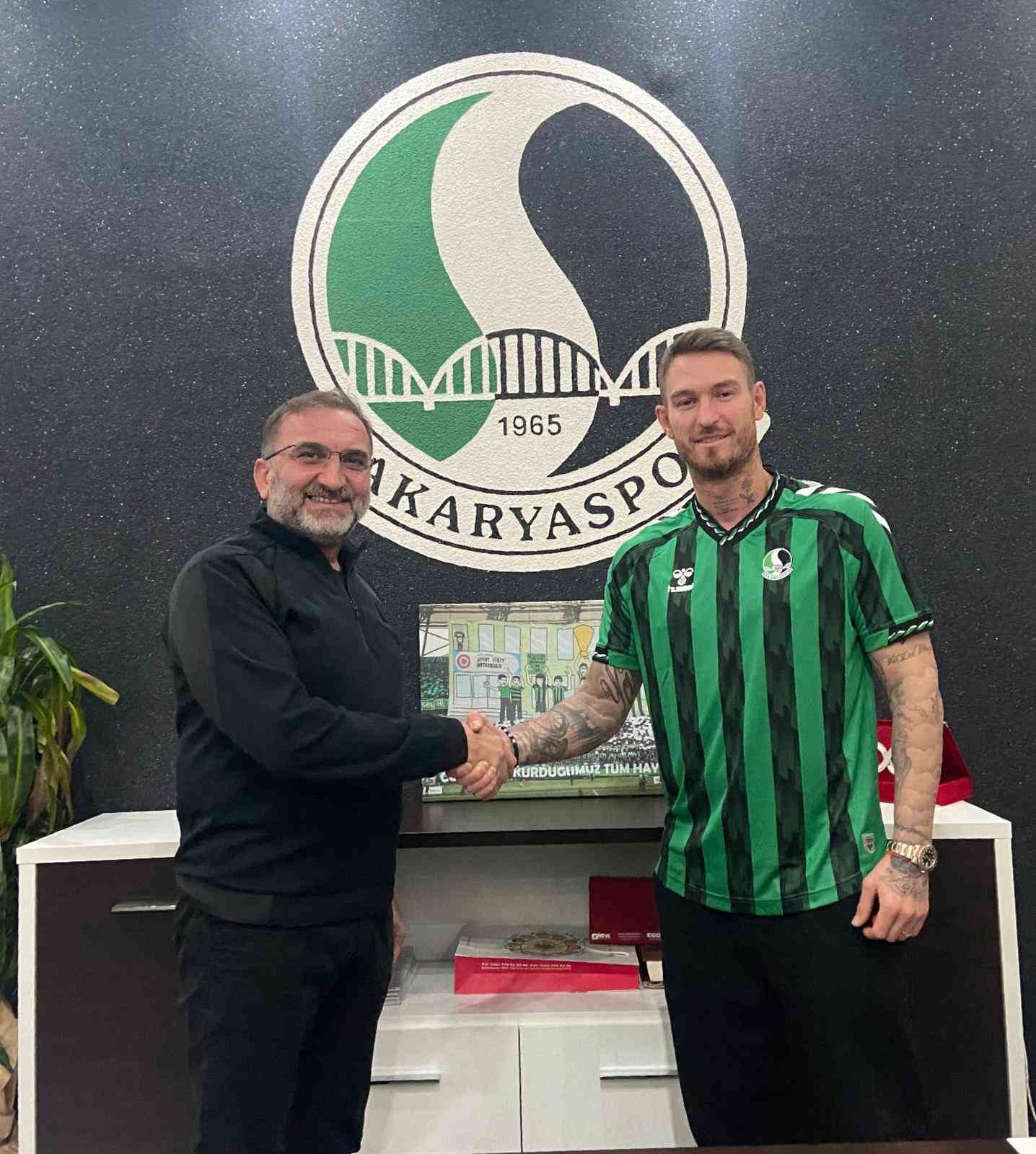 Sakaryaspor, Ömer Şişmanoğlunu Kadrosuna Kattı