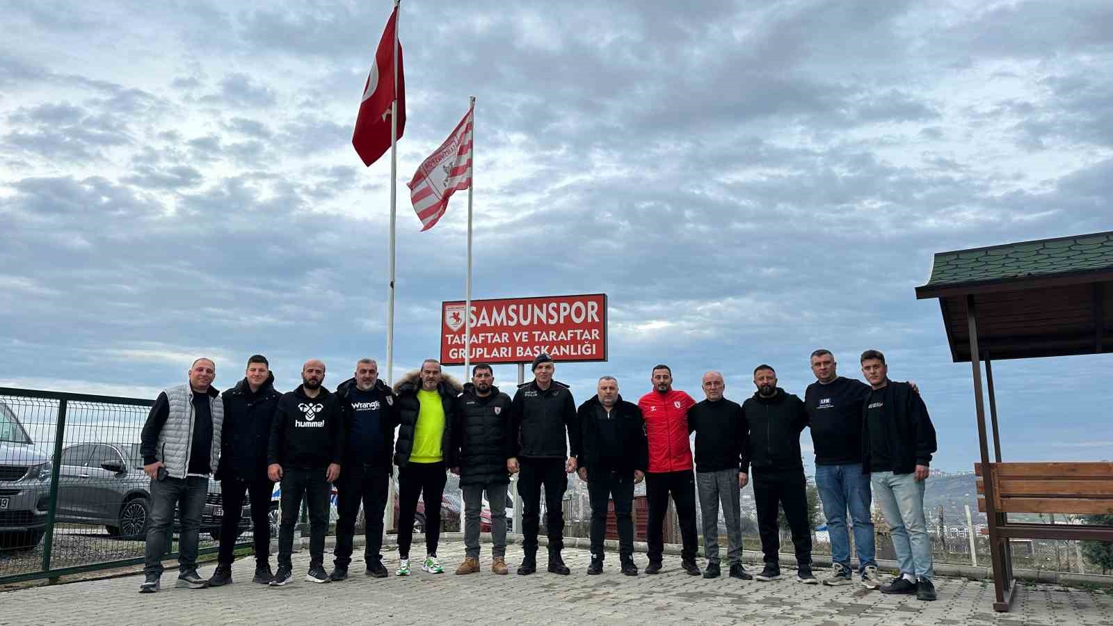 Samsunspor Taraftarları Ve Spor Polisi Arasında Fikir Alışverişi