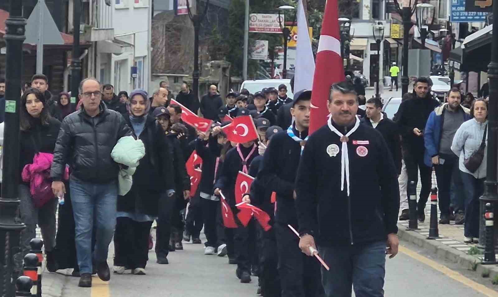 Sarıkamış Şehitlerini 3.5 Kilometrelik Yol Yürüyerek Andılar