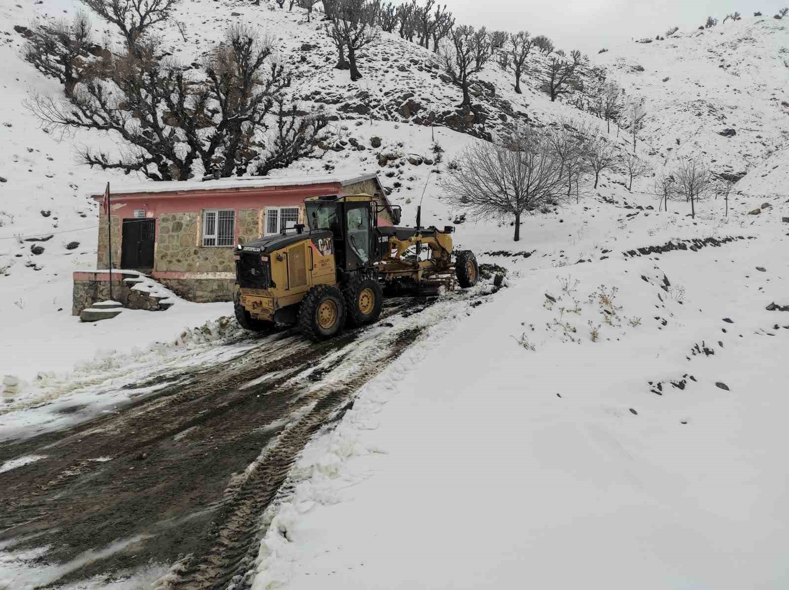 Sasonda Kar Nedeniyle Eğitime 1 Gün Ara Verildi