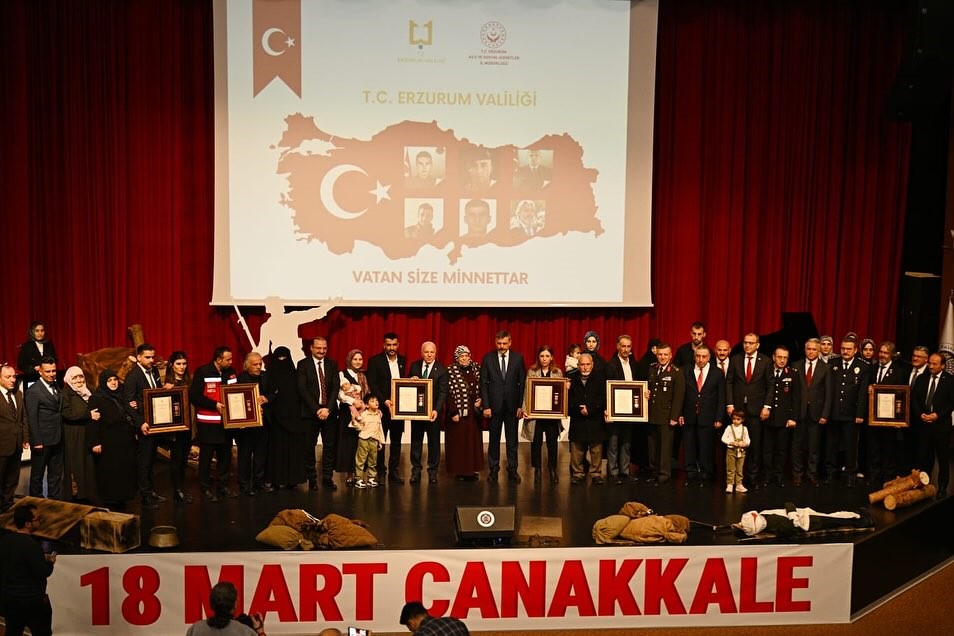 Şehit Yakınları Ve Gazilere Devlet Övünç Madalyaları Verildi