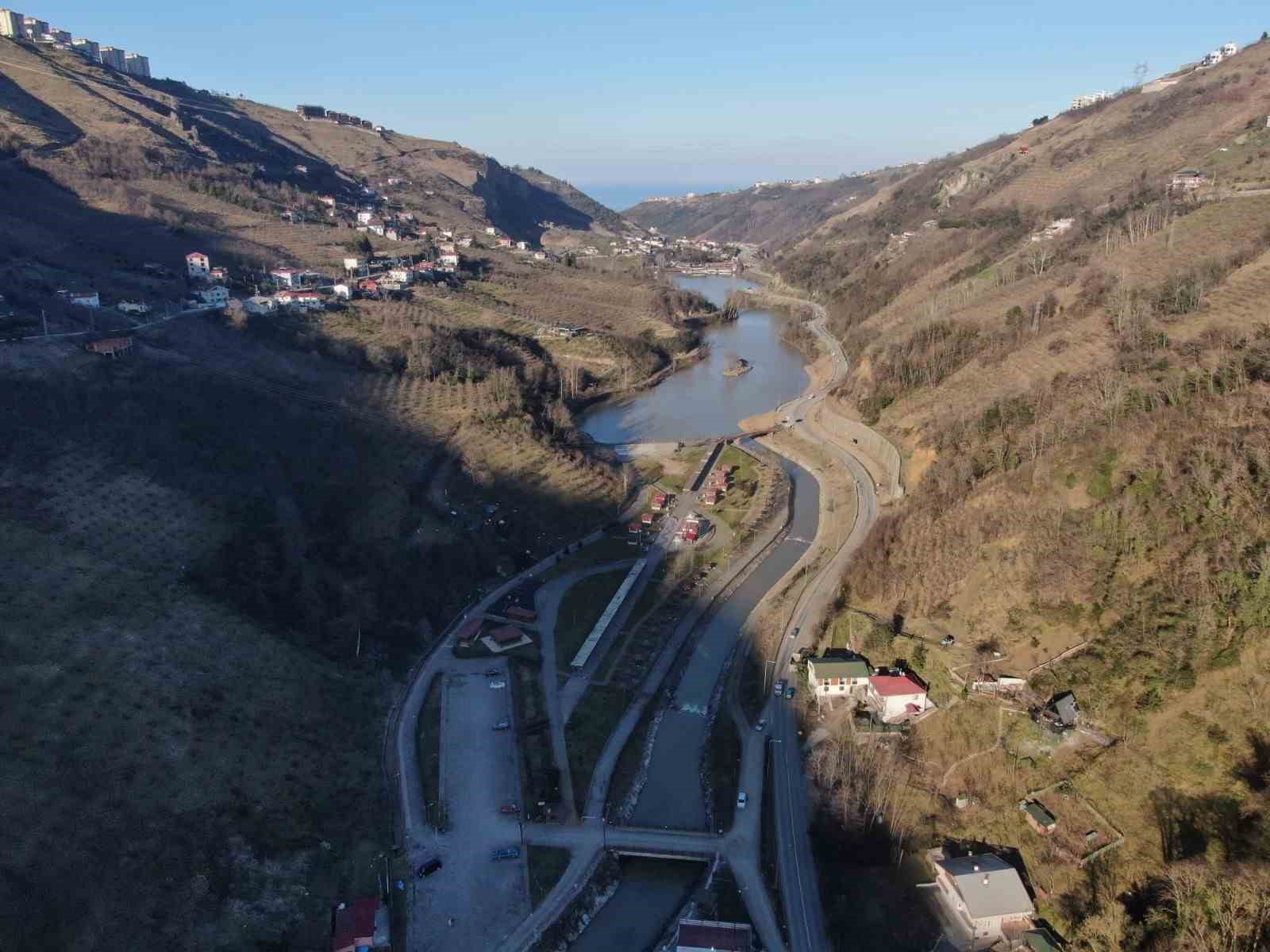 Sera Gölünde Balçık Temizleme Çalışmaları Tamamlandı, Suyunun Berraklaşması İçin Beklemeye Geçildi