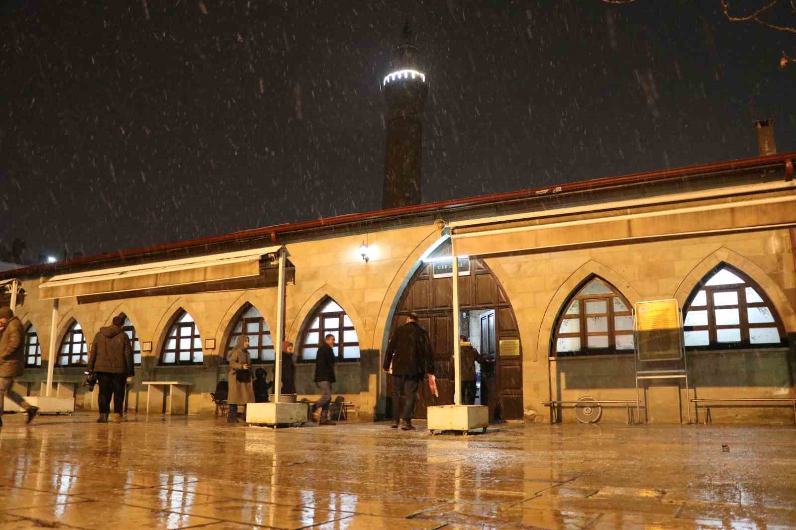 Sivas Ulu Camiinde İlk Teravih Namazı Kılındı