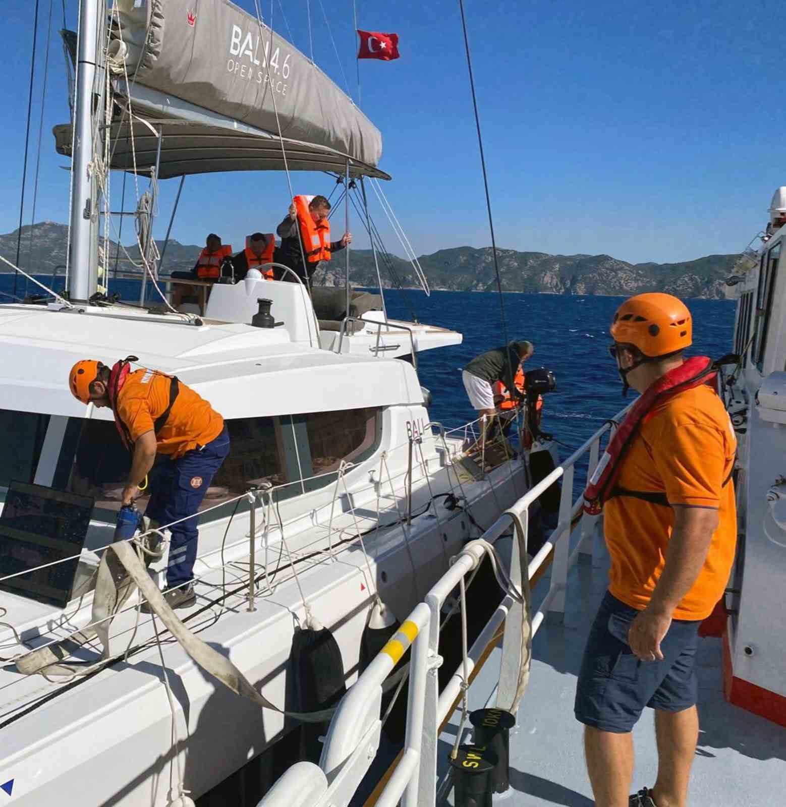 Su Alan Teknedeki Su Kıyem Ekiplerince Tahliyesi Yapıldı