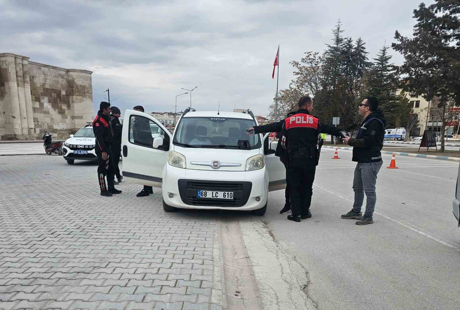 Sultanhanında Polisten Uzun Namlulu Silahlarla ‘Şok Uygulama