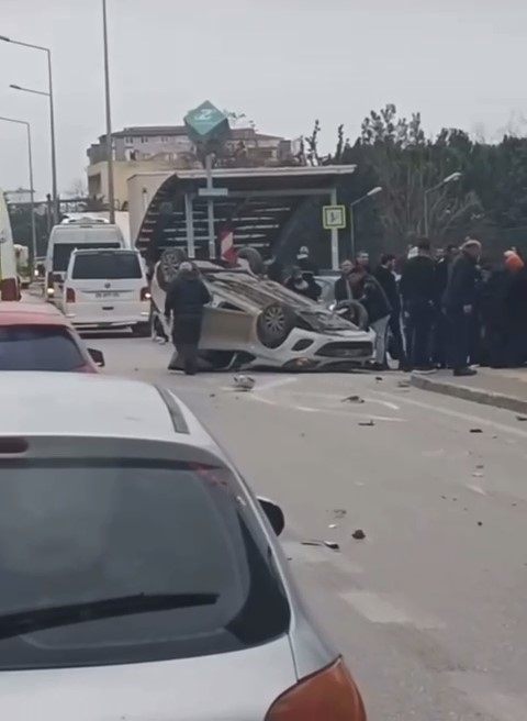 Takla Atan Otomobilden Burnu Bile Kanamadan Çıktı