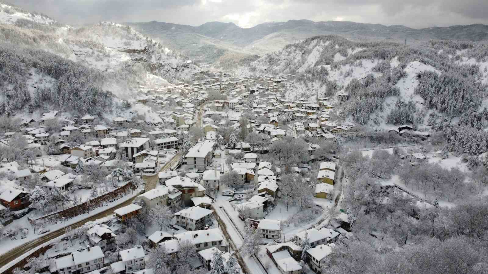 Tarihi İlçede Kış Güzelliği Yaşanıyor