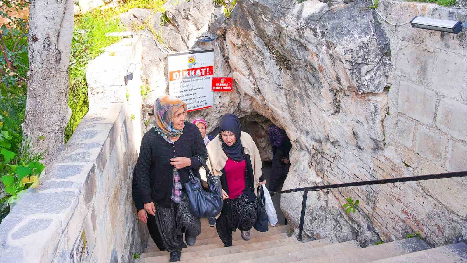 Tarsusta Kadınlara Eshab-I Kehf Gezisi Ve Sağlık Etkinliği