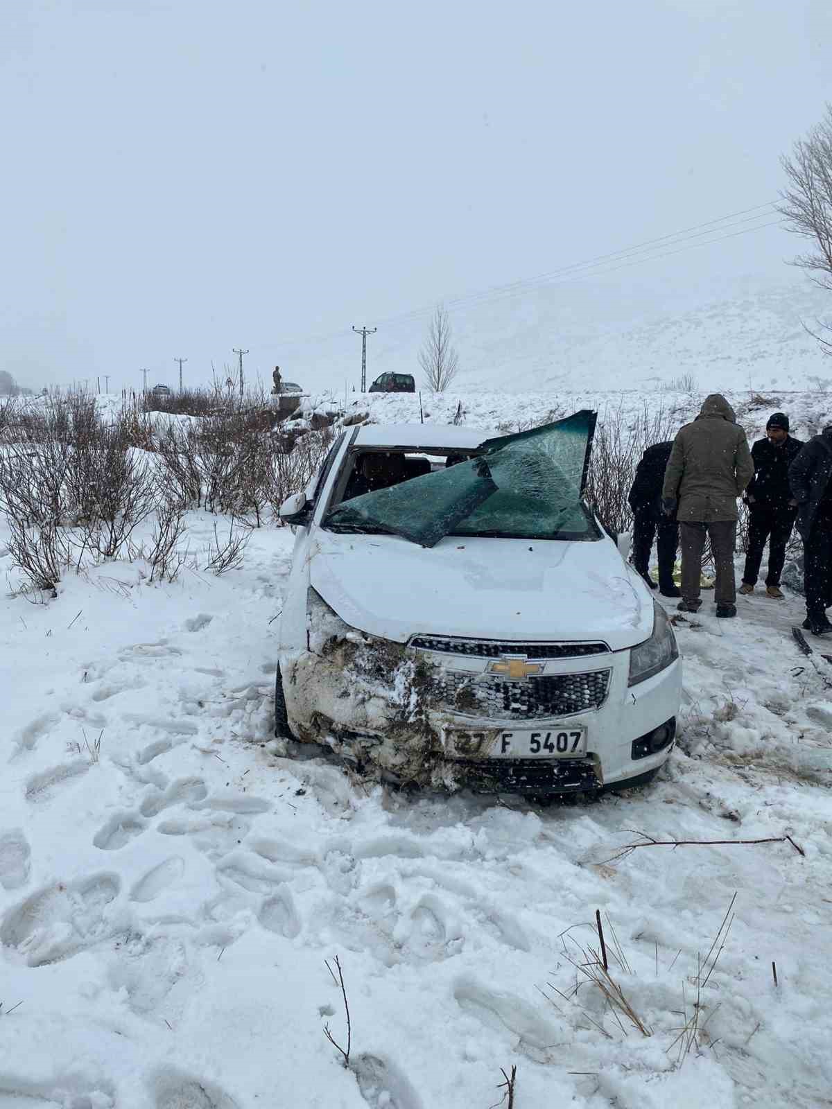 Tatvanda Trafik Kazası: 4 Yaralı