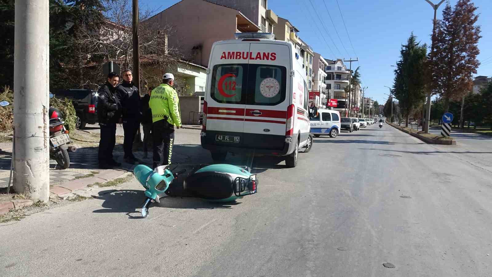 Tavşanlıda Motosiklet İle Otomobil Çarpıştı: 1 Yaralı