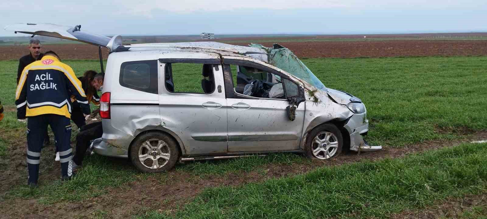 Tekirdağda Hafif Ticari Araç Takla Attı: 4 Yaralı