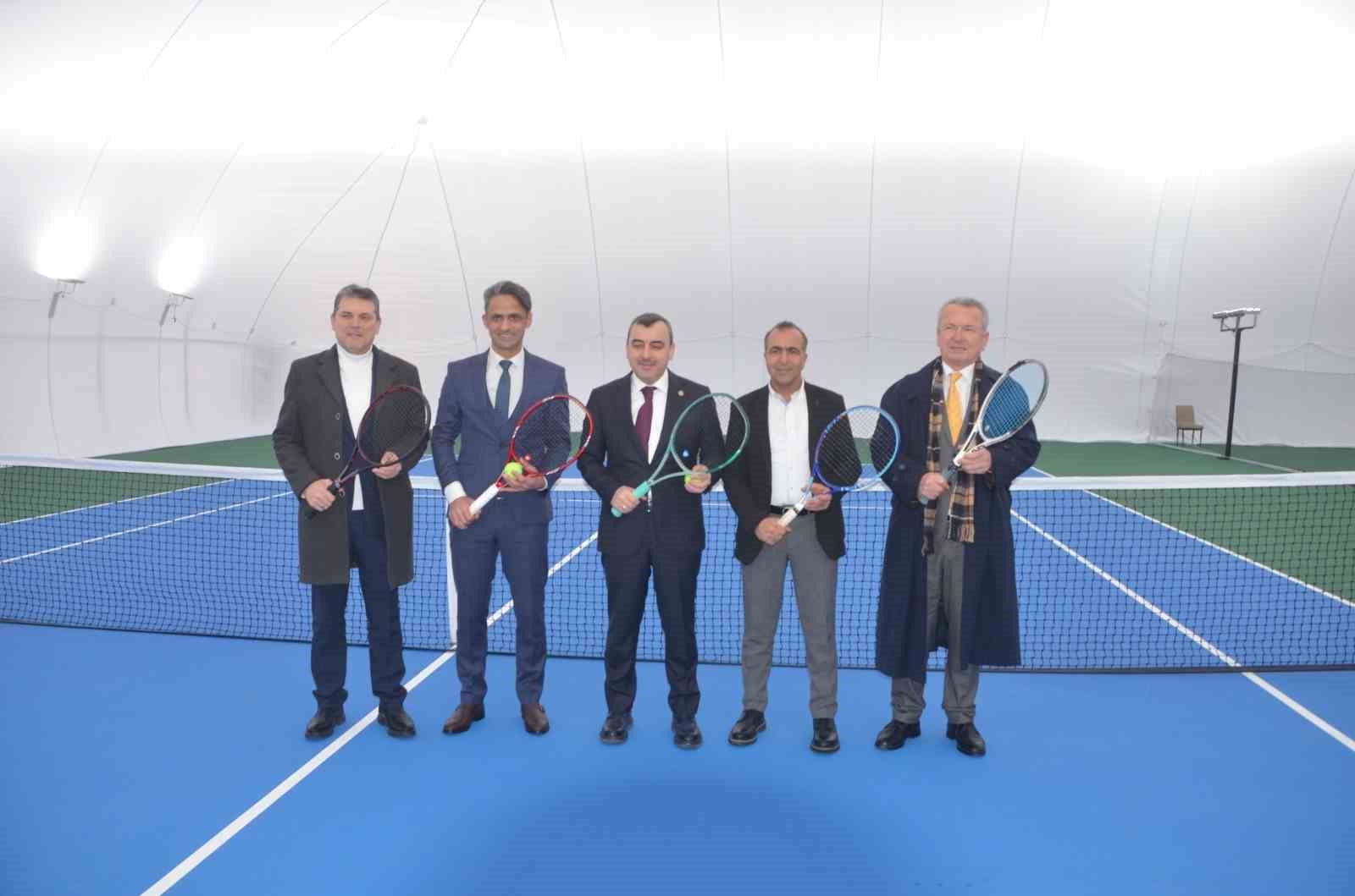 Tenis Kortları Çaycumada Hizmete Girdi