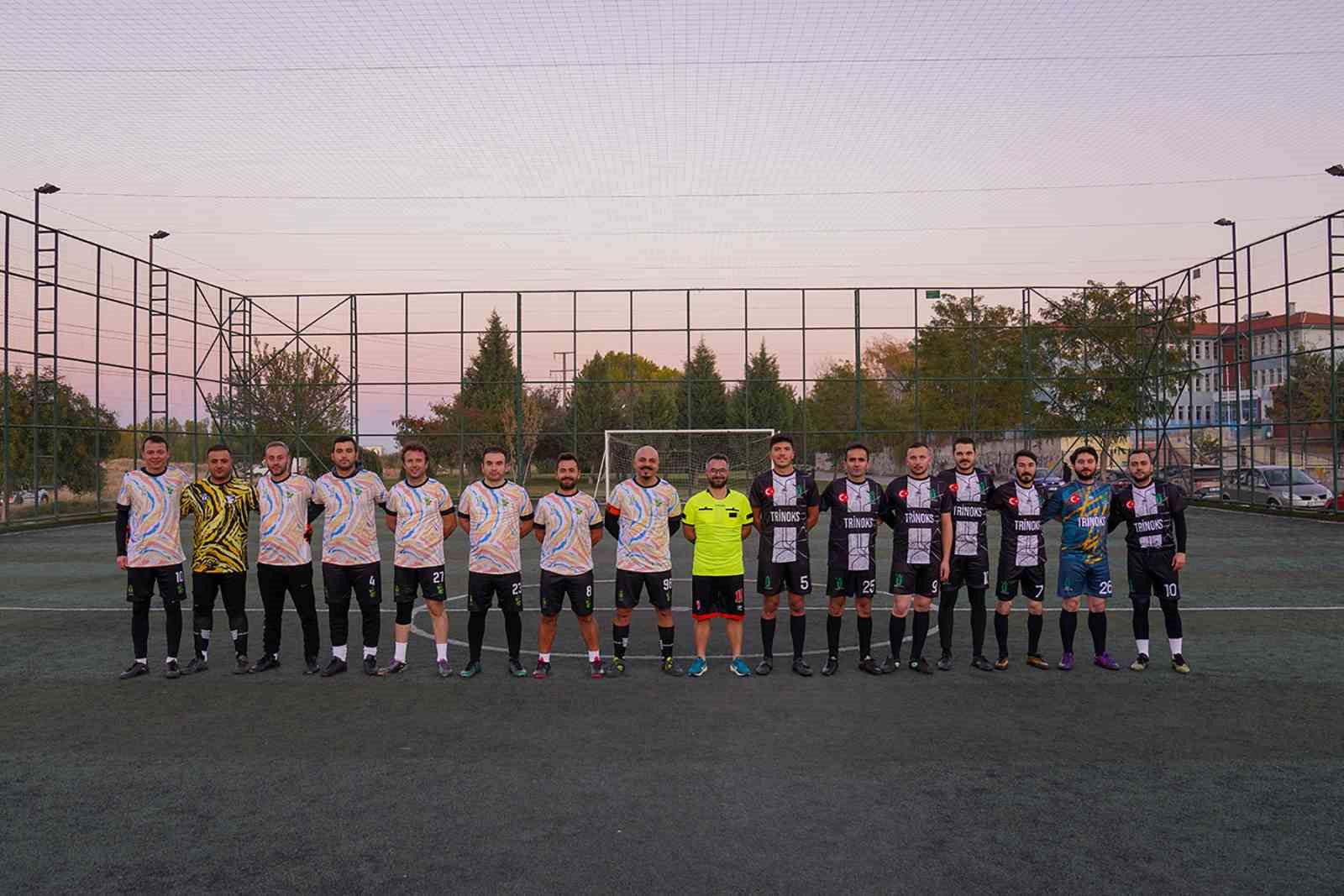 Tepebaşında Futbol Turnuvası Başladı