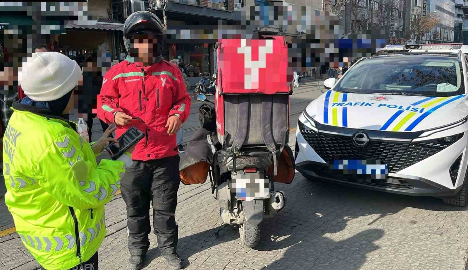 Trafik Polisi 78 Sürücü Ve Araca İşlem Uygulandı