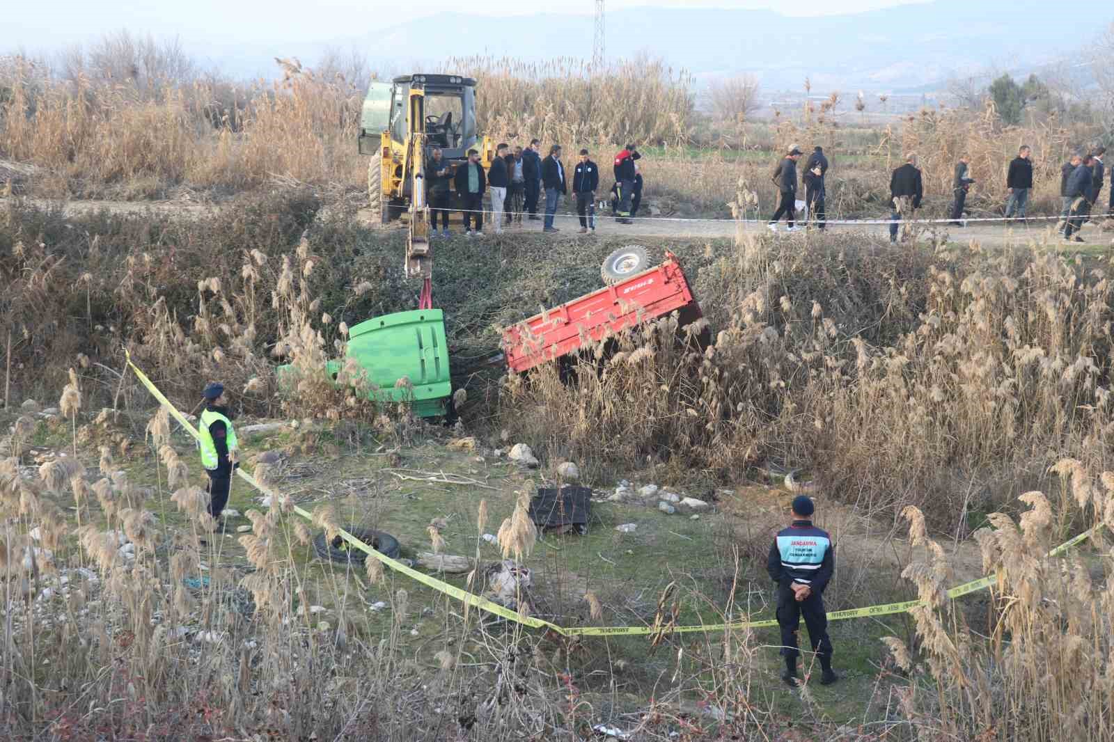 Traktör Dere Yatağına Düştü: Dede Öldü, Torunu Yara Almadan Kurtuldu