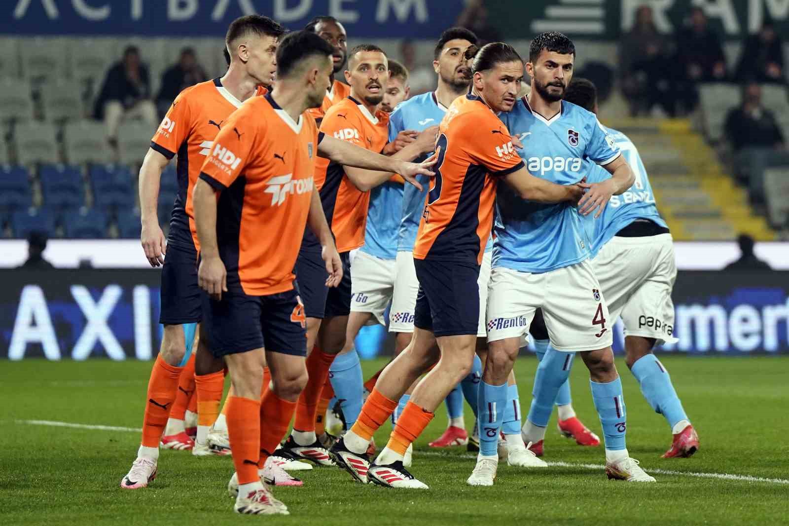 Trendyol Süper Lig: Başakşehir: 0 - Trabzonspor: 1 (Maç Devam Ediyor)