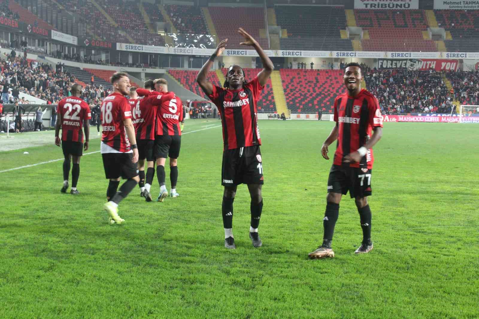 Trendyol Süper Lig: Gaziantep Fk: 3 - Başakşehir: 0 (Maç Sonucu)