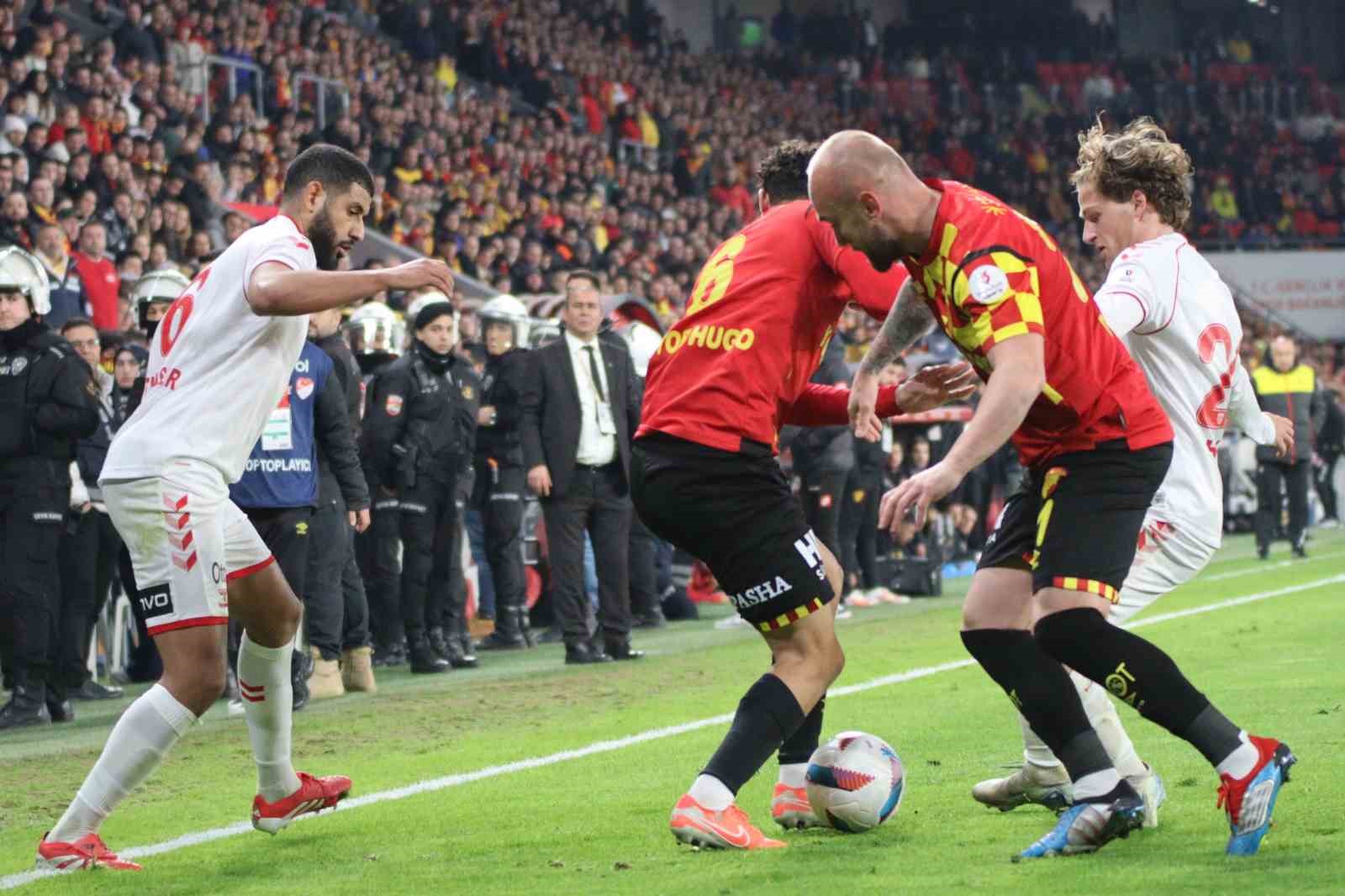 Trendyol Süper Lig: Göztepe: 2 - Samsunspor: 2 (Maç Sonucu)