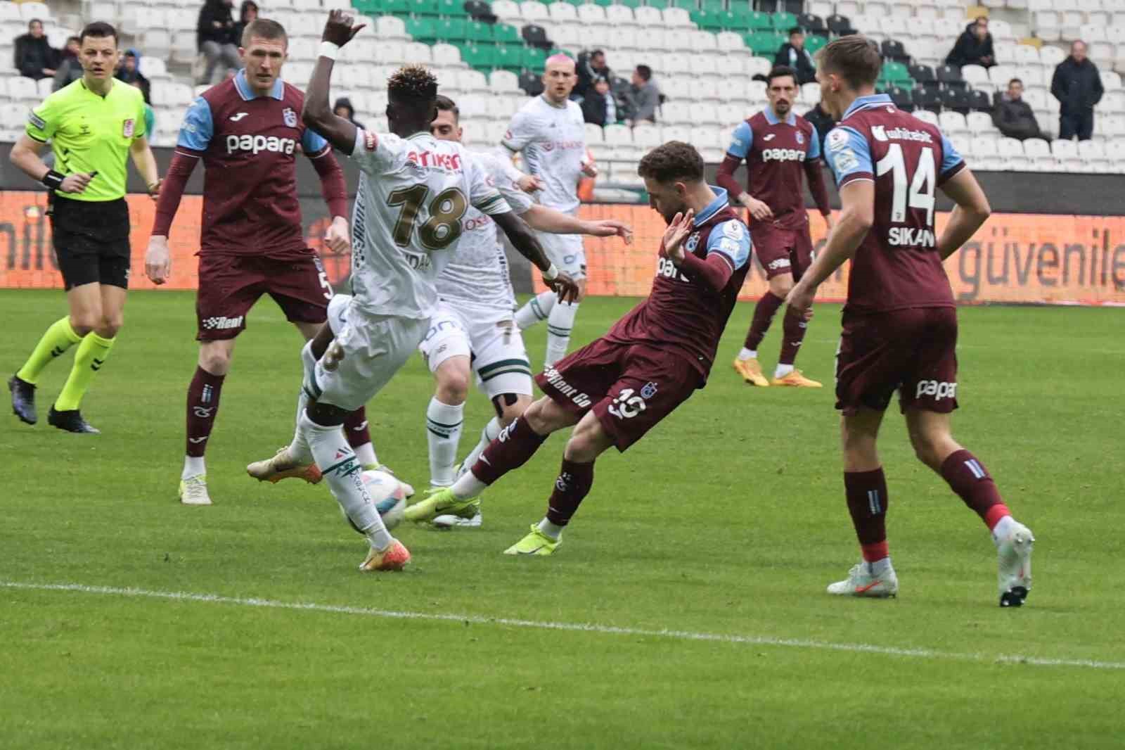 Trendyol Süper Lig: Konyaspor: 0 - Trabzonspor: 0 (Maç Devam Ediyor)