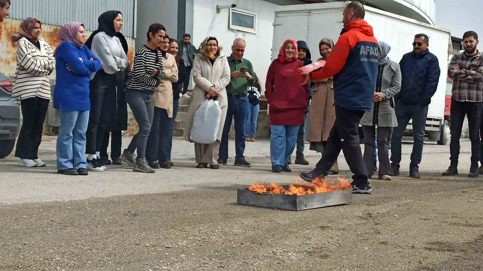 Tuşba Sağlık Müdürlüğü Çalışanlarına Afet Eğitimi