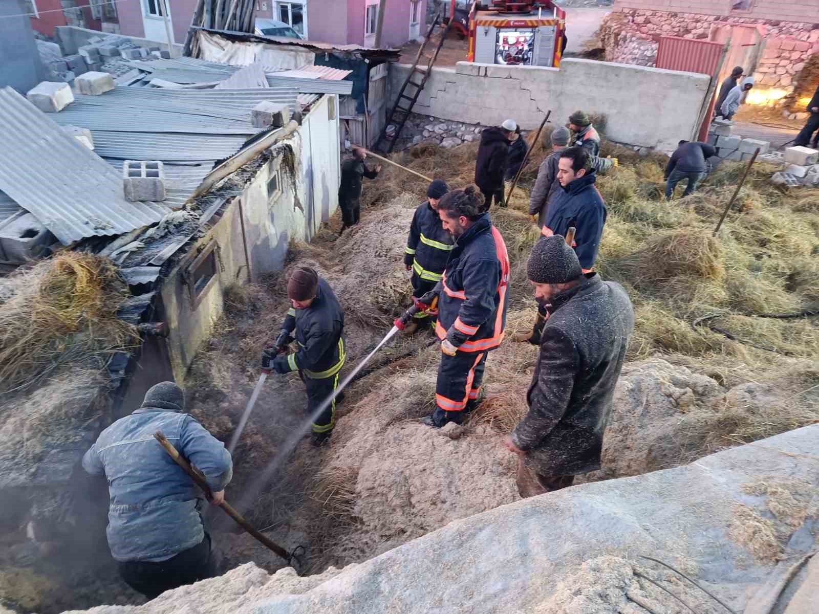 Tuşbada Ot Yangını Evlere Sıçramadan Söndürüldü