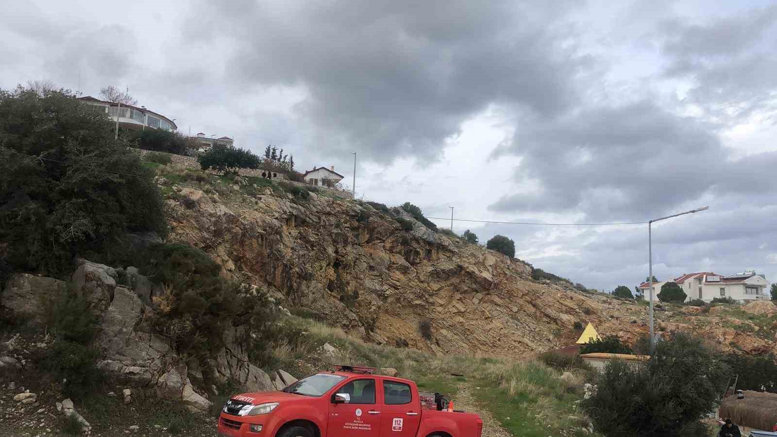 Uçurumdan Atlayan Kadın Hayatını Kaybetti