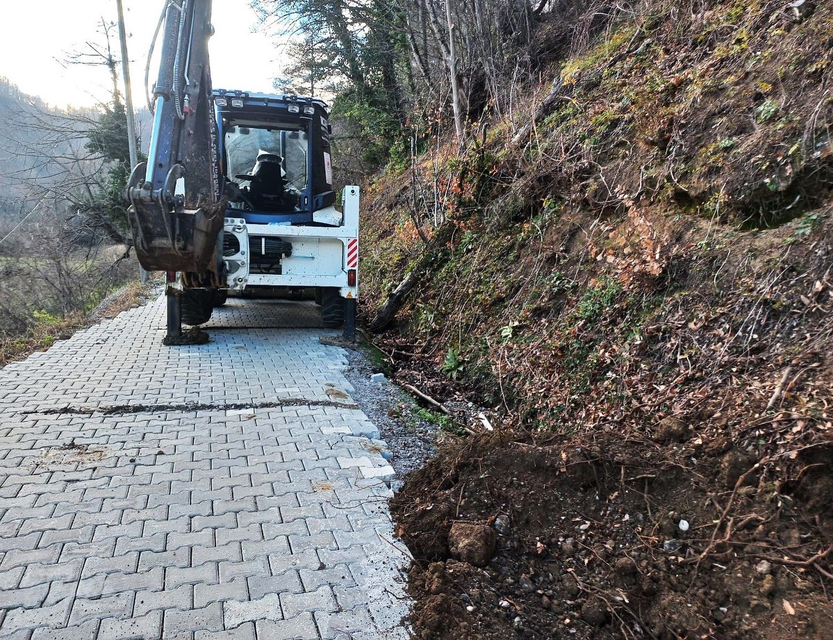 Uğur Köyünde Alt Yapı Çalışmaları Sürüyor