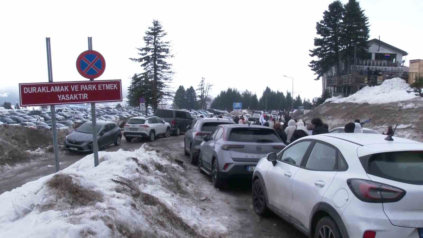 Uludağda Sömestr Öncesi Otopark Kaosu