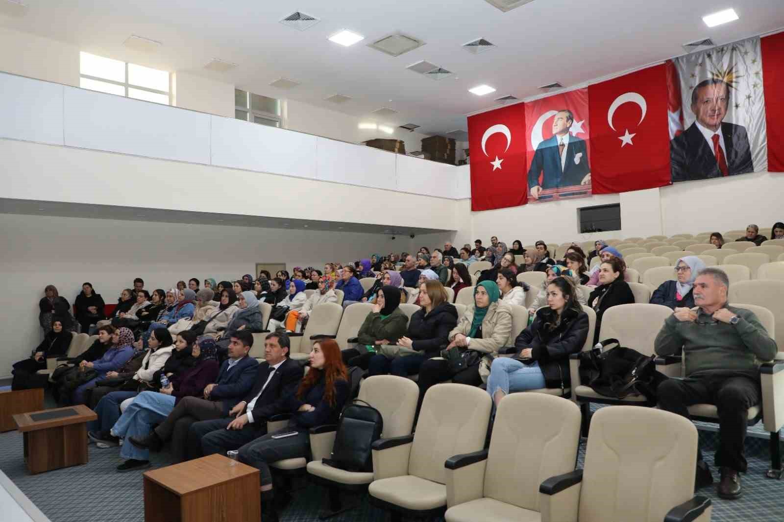 Uşakta Kantin Çalışanlarına Eğitim Verildi