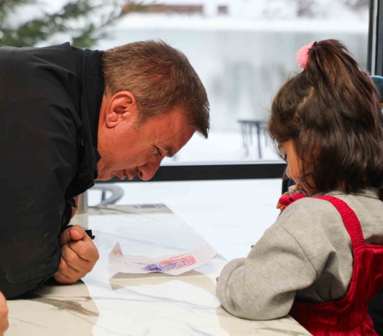 Vali Aydoğdudan Öğrencilere Mesaj: “Okullar Sizi Bekliyor”