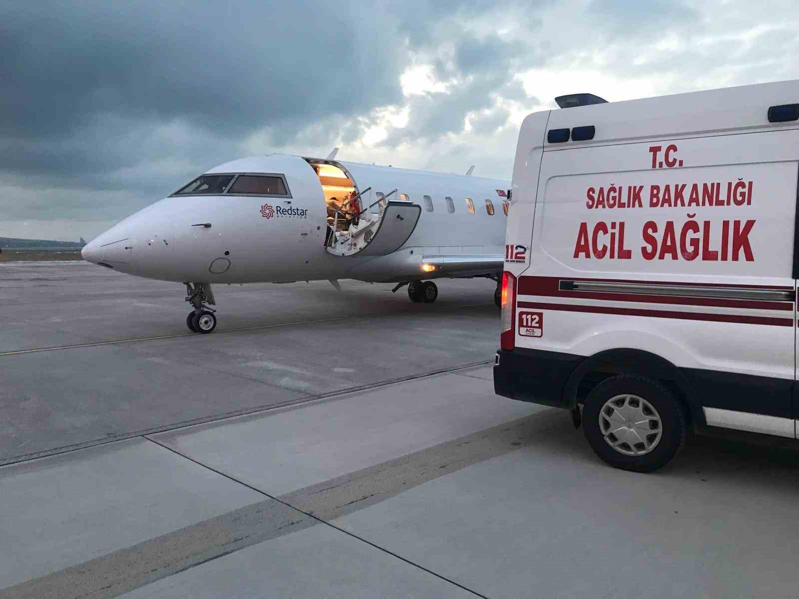 Vanda Bir Bebek Ve 10 Yaşındaki Çocuk Ambulans Uçakla İstanbula Sevk Edildi