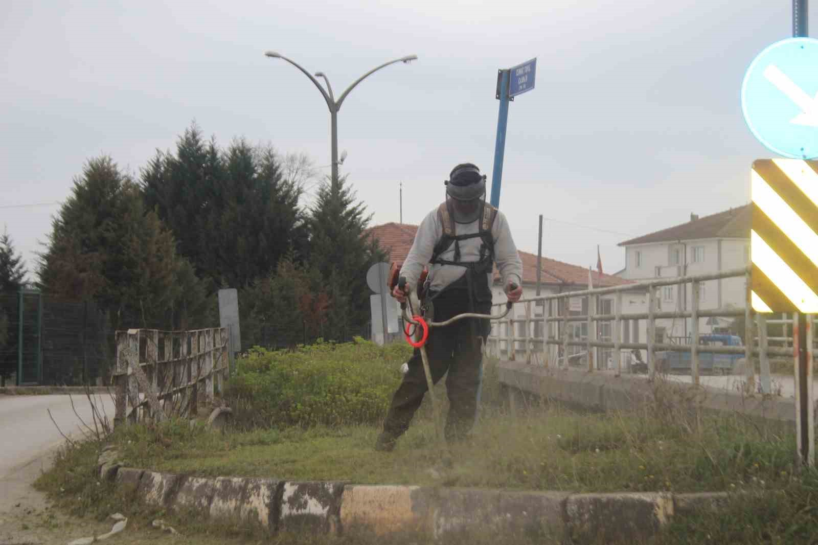 Yaklaşan Bayram Öncesi Erenlerde Temizlik Çalışmaları Başladı